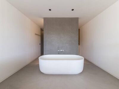 Puristik pur - Badezimmer zeitlos fugenlos