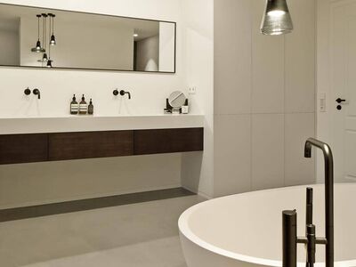Badezimmer-Traum zeitlos modern ohne Fugen